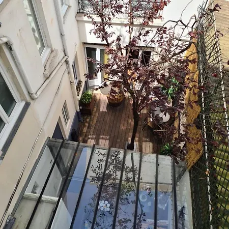 Guest house M-otel Paris