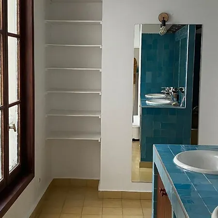 M-otel Guest house *